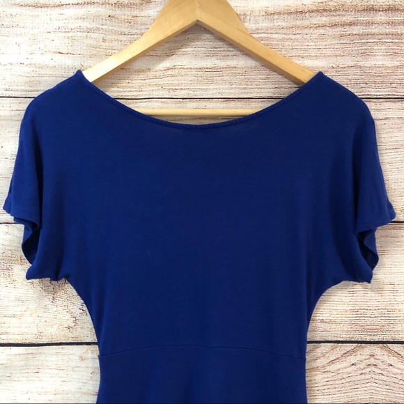 Express Top With Ruching - Picture 5 of 5